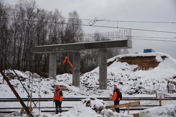 Путепровод в Лукино готов на четверть, монтаж пролётов начнут в апреле