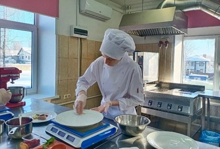 Школьница из Серпухова стала лучшей на чемпионате поваров в Подмосковье