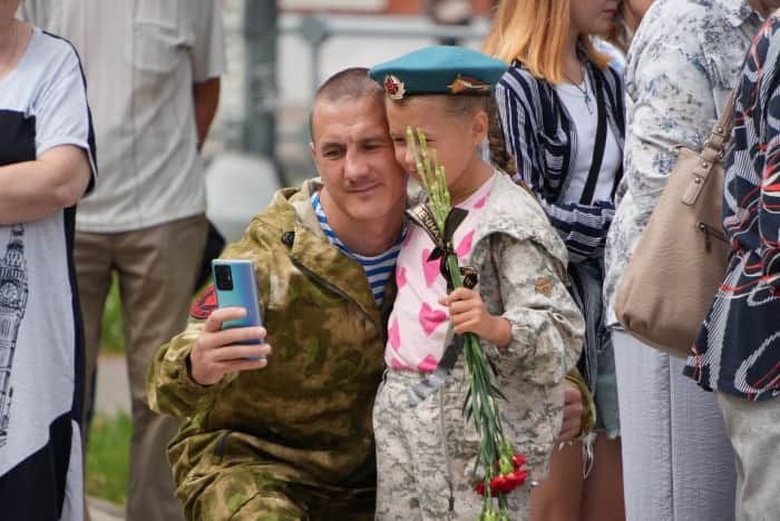 В Серпухове в День ВДВ почтили память погибших в локальных конфликтах