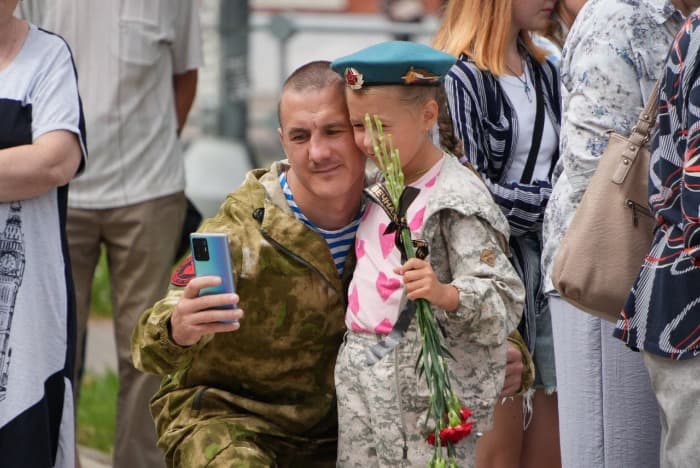 В Серпухове в День ВДВ почтили память погибших в локальных конфликтах
