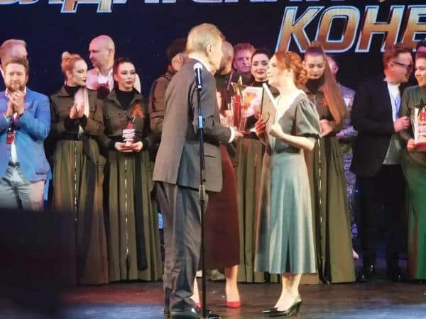 Лев Лещенко вручил Гран-при певице из Серпухова