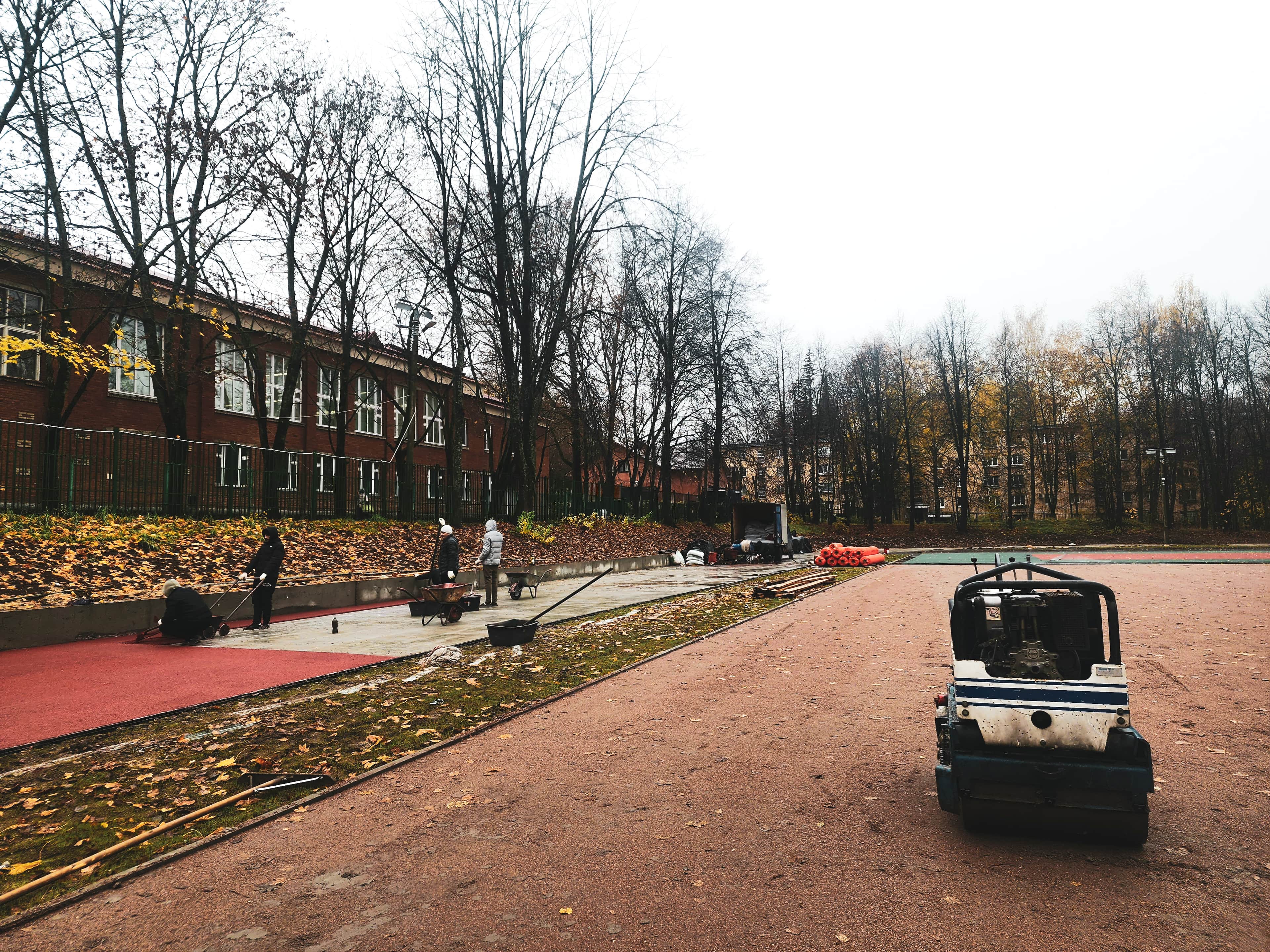 В Пущино одновременно реконструируют стадион, сквер и музыкальную школу