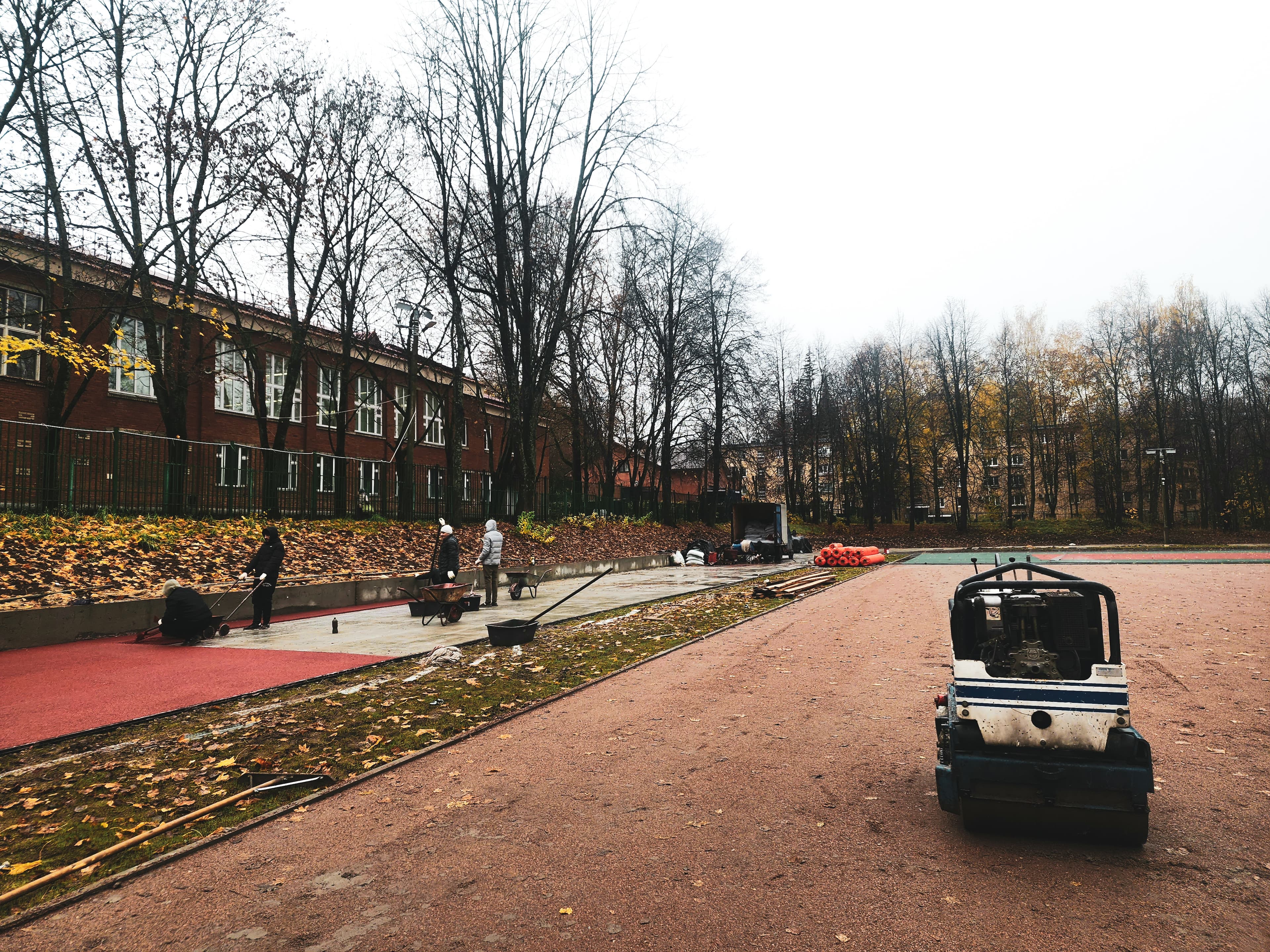 В Пущино одновременно реконструируют стадион, сквер и музыкальную школу