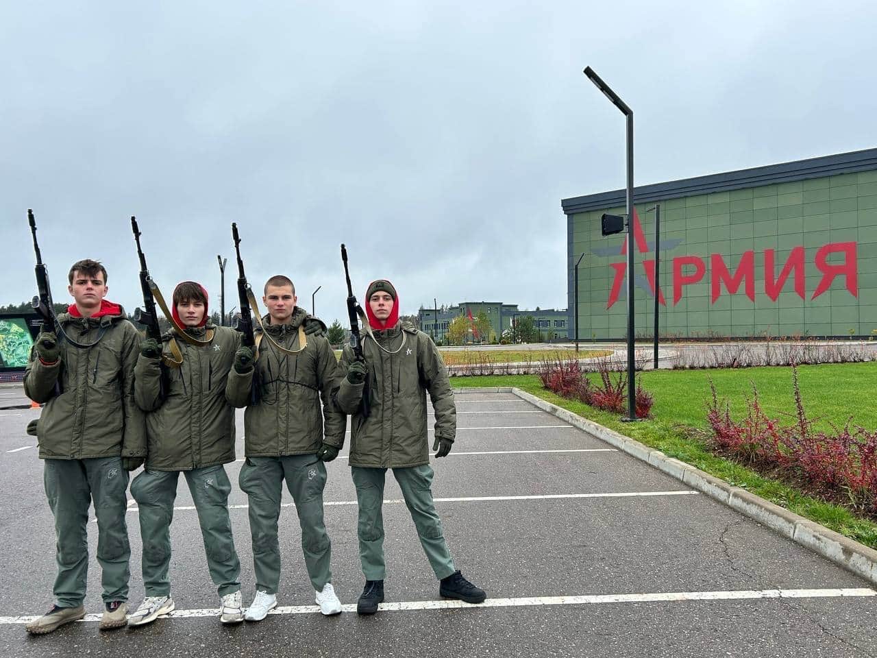 Первокурсники Губернского колледжа прошли пятидневные военные сборы в «Авангарде»