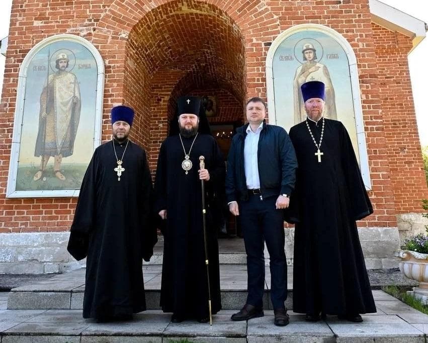 Глава округа поздравил архиепископа Аксия с днём рождения