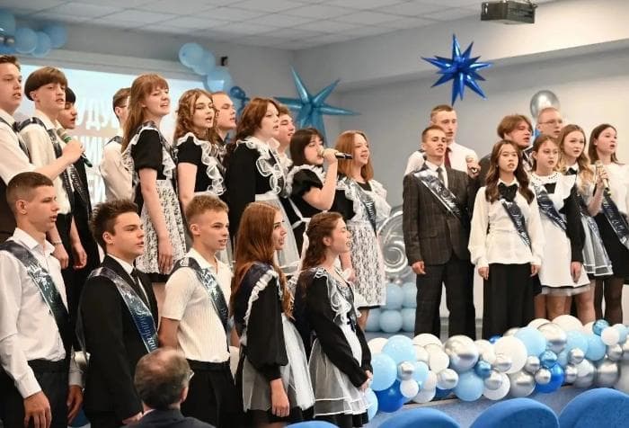 Последний звонок прозвенел для 3,7 тысяч выпускников Серпуховского округа