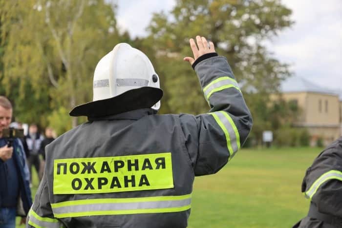 Студенты в Серпухове сыграли в огнетушительные «крестики-нолики»