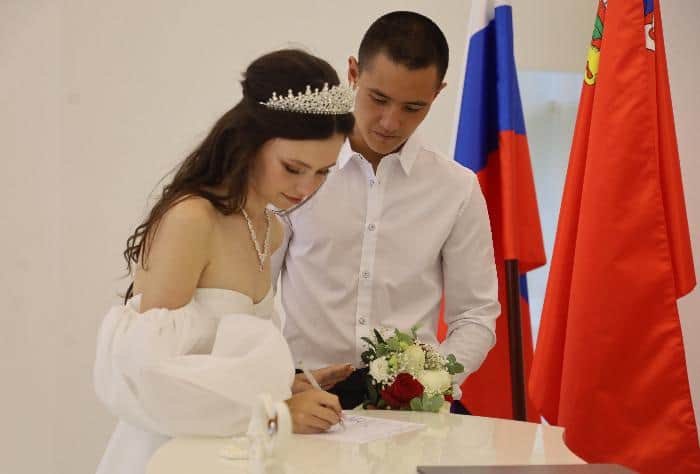 Одной счастливой семьей в Серпухове стало больше