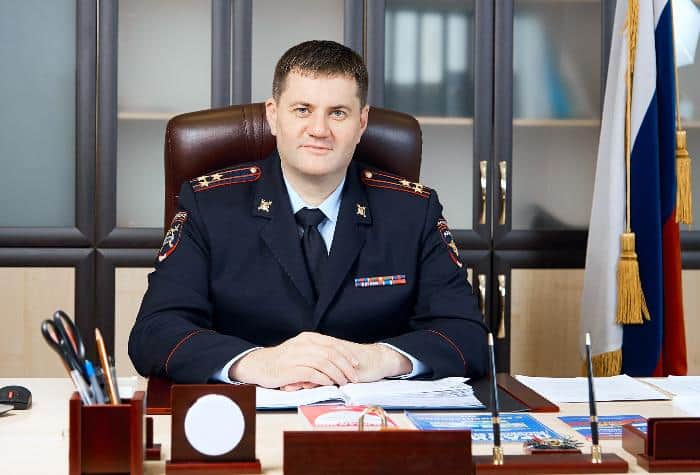 Начальник Госавтоинспекции поздравил школьников Серпухова с началом учебного года