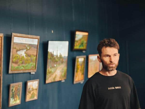 Художник Максим Аксенов представил персональную выставку в Серпухове