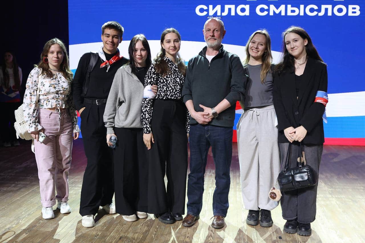 Серпуховская молодежь посетила паблик-ток в Доме правительства