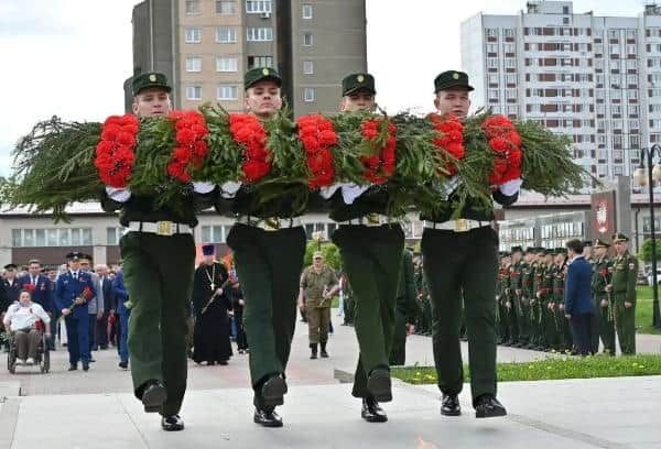 Серпухов почтил память героев войны минутой молчания