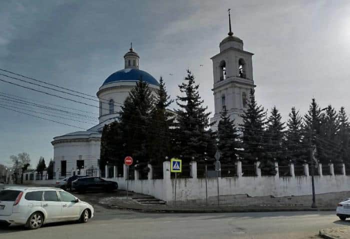 Рейды у собора Николы Белого проводят сотрудники ГАИ Серпухова