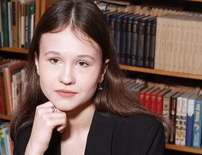 Выпускница гимназии Протвино Варвара Печникова получила высший балл по русскому языку на ЕГЭ